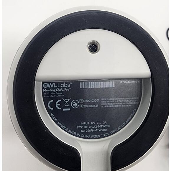 Owl Labs Meeting Owl Pro 1080p Smart Conferencing Camera MTW200 with cables - Picture 8 of 9